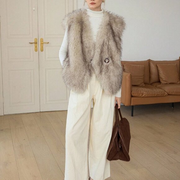 Camel Women's Party V-Neck Loose Sleeveless Faux Fur Vest - Picture 3 of 11